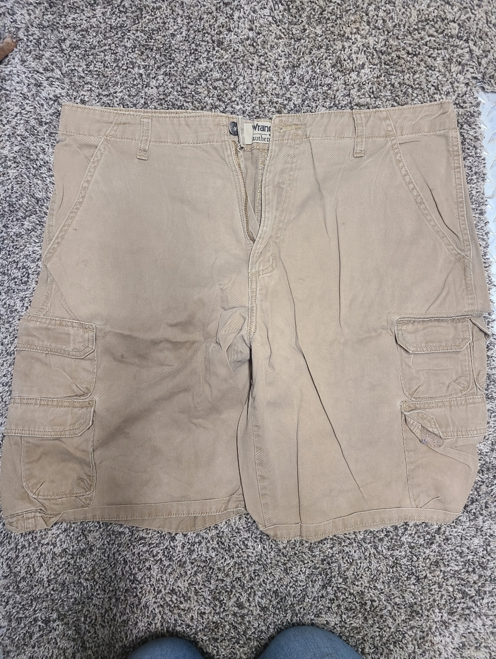 Wrangler Men's Tan Cargo Shorts